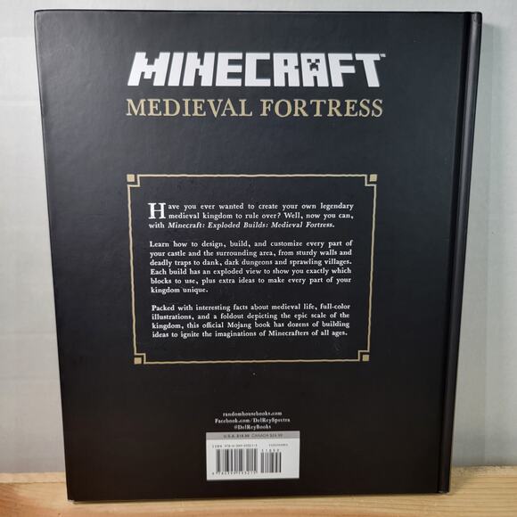 BOOK Minecraft: Exploded Builds: Medieval Fortress (hardback) - Picture 4 of 4